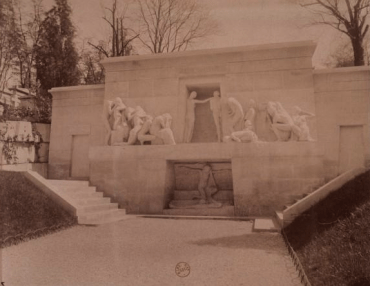 Monument aux morts, Père Lachise, par Eugène Atget